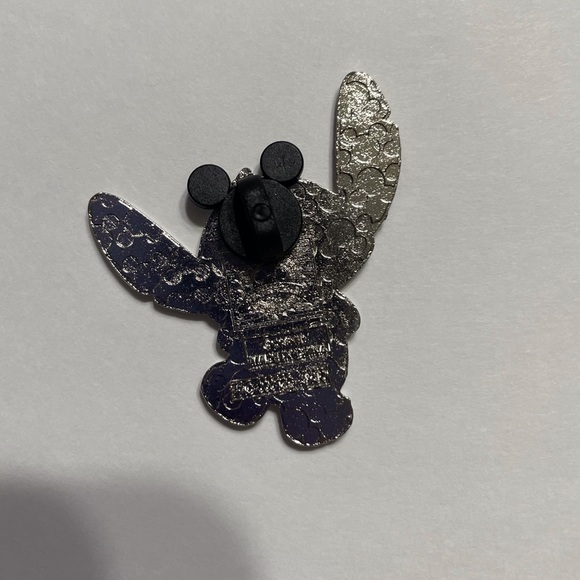 Disney Stitch Trading Pin - Picture 2 of 3